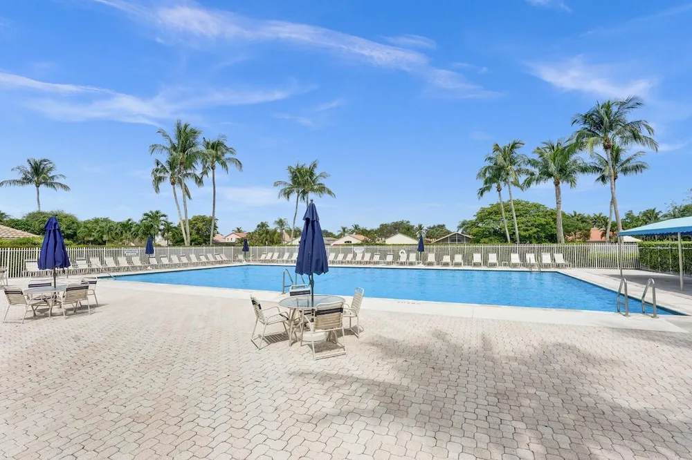 5222 Prairie Dunes Village Circle, Lake Worth Beach, FL 33463