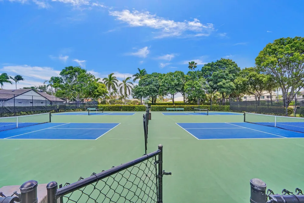 5222 Prairie Dunes Village Circle, Lake Worth Beach, FL 33463