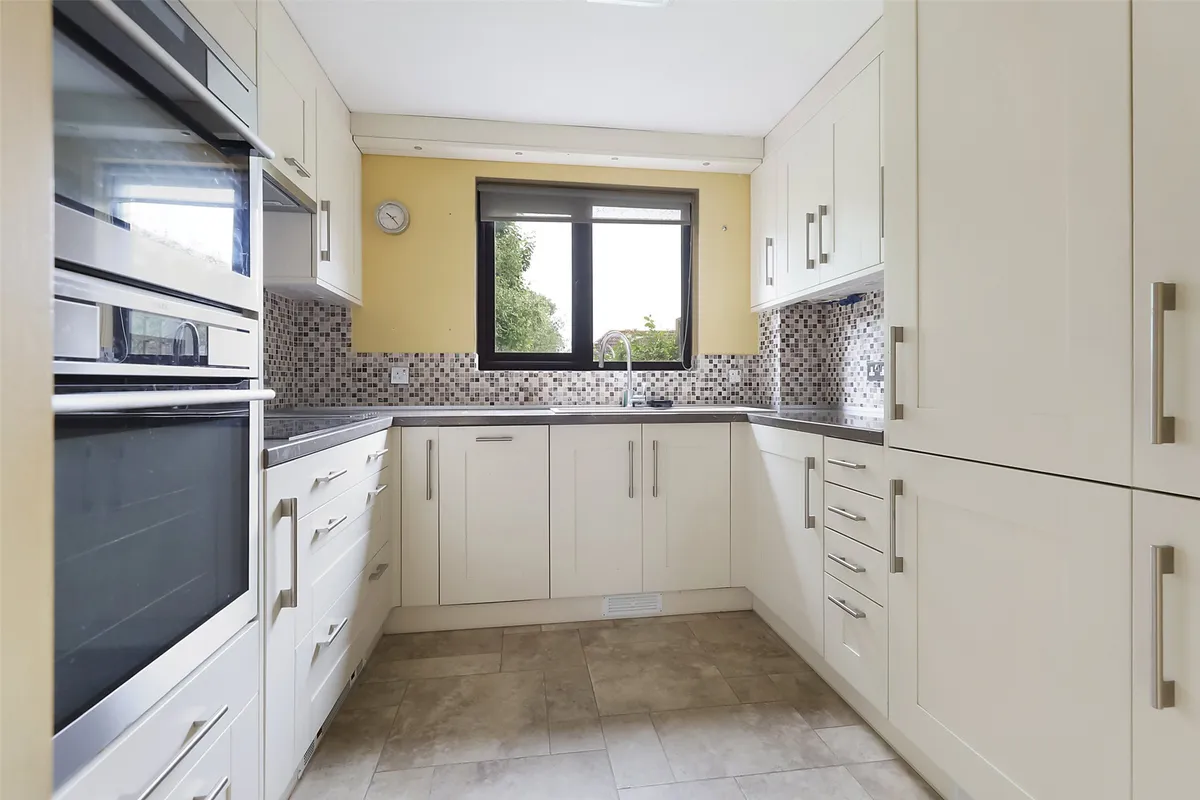 Birch Way, Redhill, Surrey, RH1