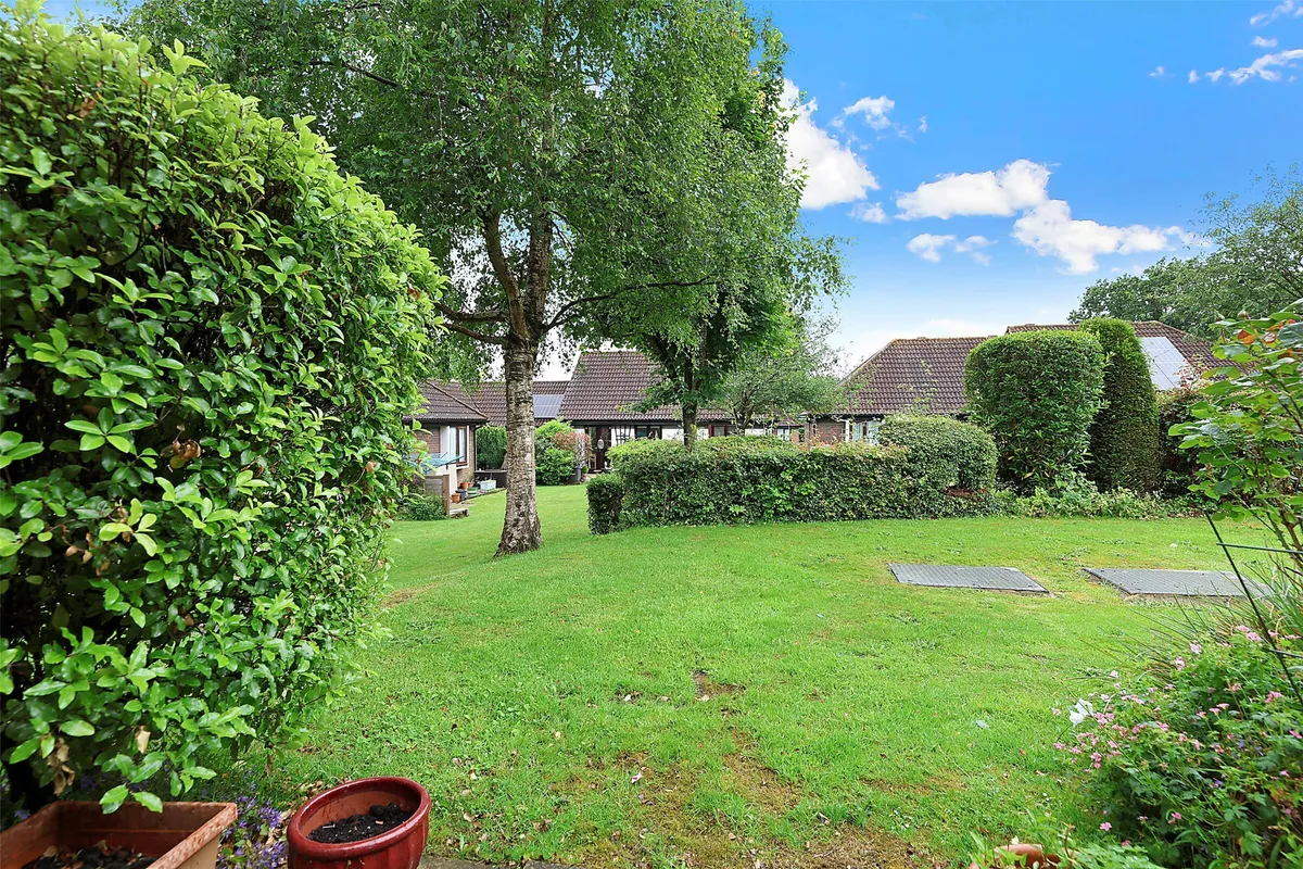 Birch Way, Redhill, Surrey, RH1