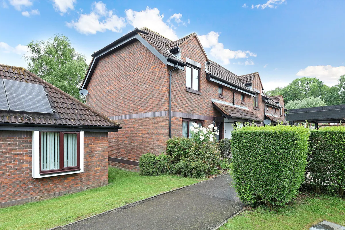 Birch Way, Redhill, Surrey, RH1