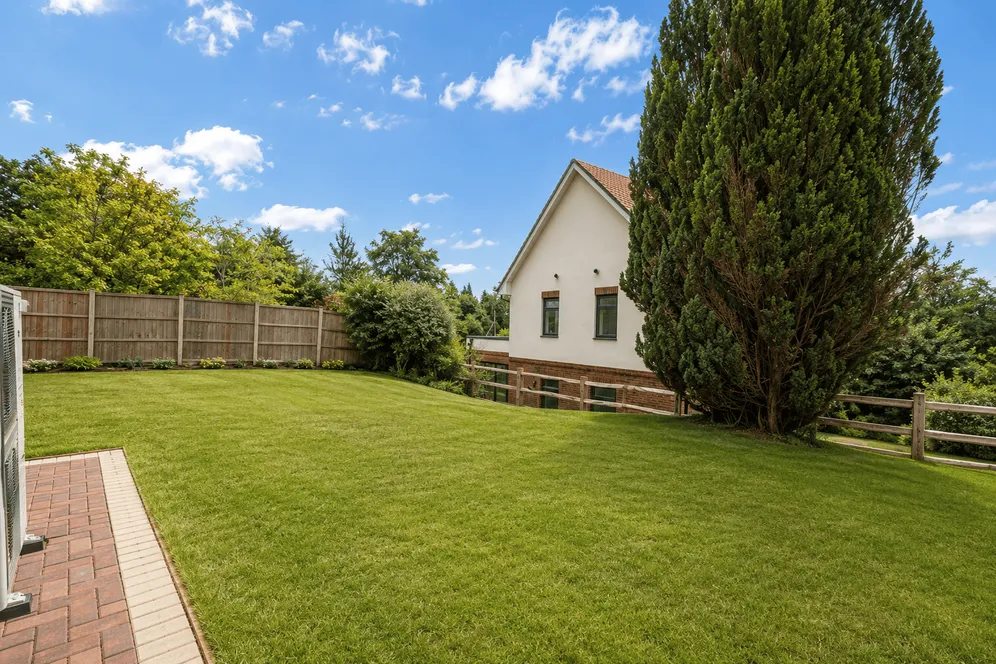 Coppice Hill, Pulborough, RH20 photo 26