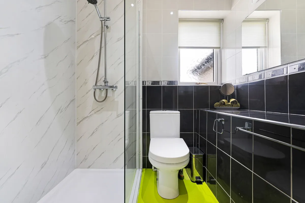Picton Avenue, Runcorn, WA7