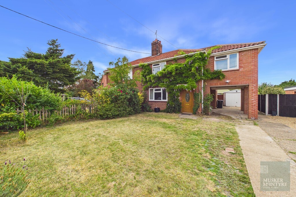 The Street, Earsham Image 1