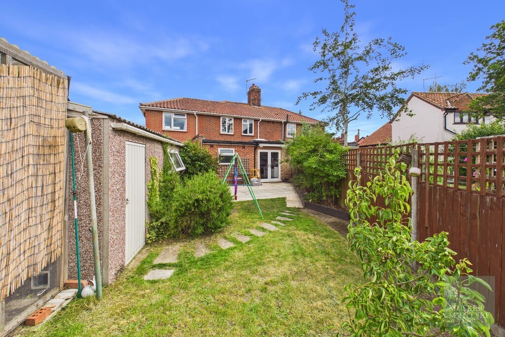 The Street, Earsham Image 17