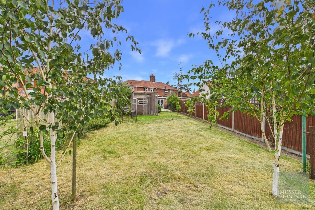 The Street, Earsham Image 18