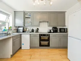 Sinclair Close, Maidenbower, Crawley thumb 3