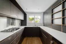 Celandine Close, E14 photo 9