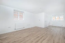 Potters Grove New Malden KT3 photo 6