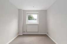 Celandine Close, E14 photo 5