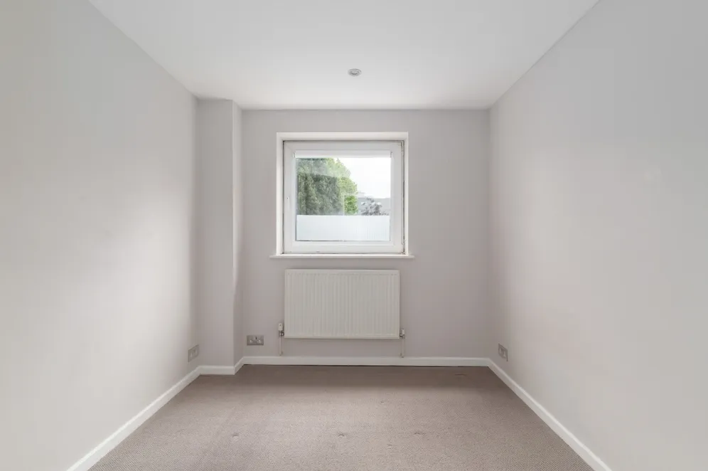 Celandine Close, E14 photo 5