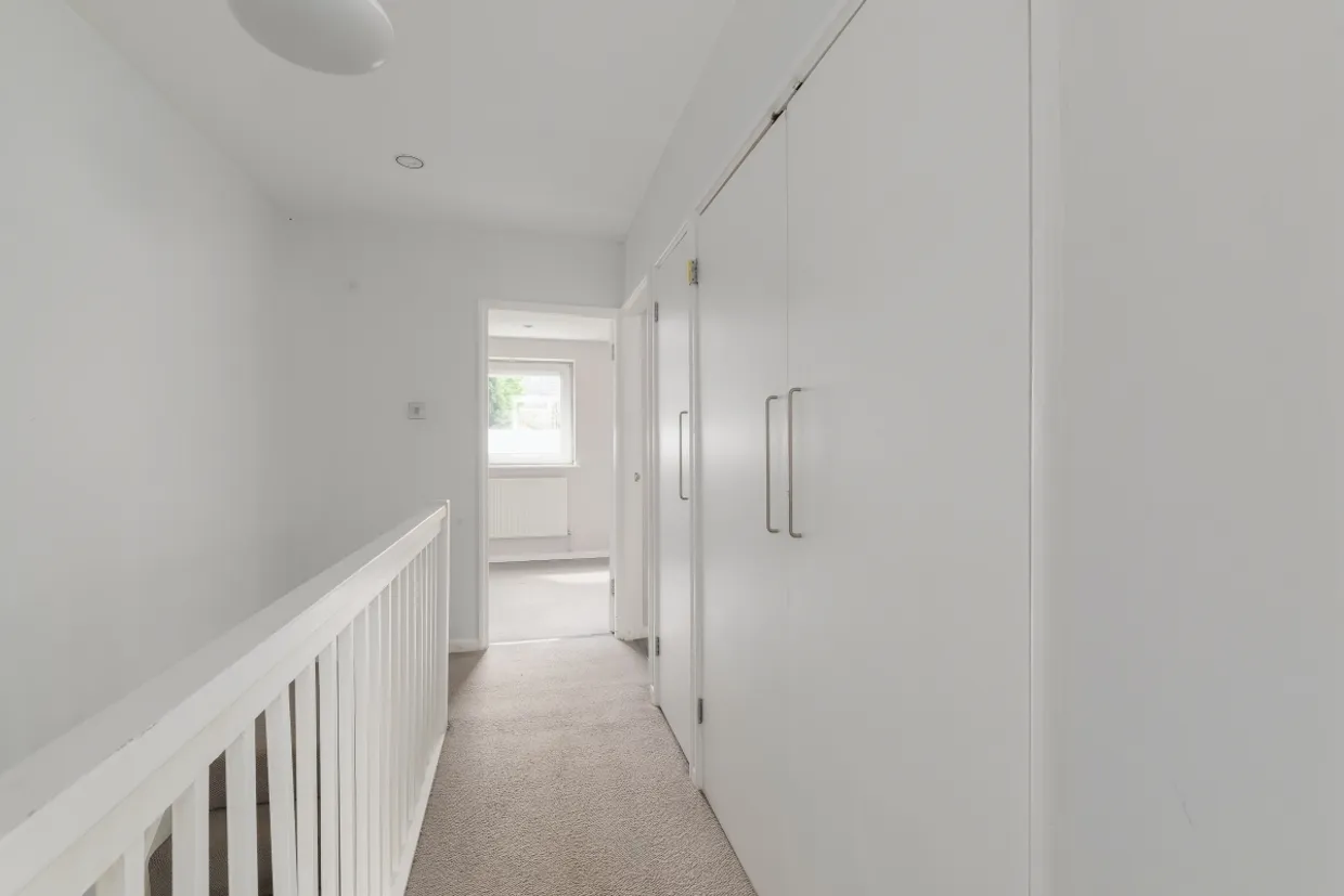 Celandine Close, E14 photo 7