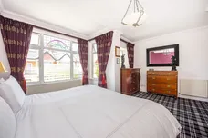 The Crescent London SW19 photo 10