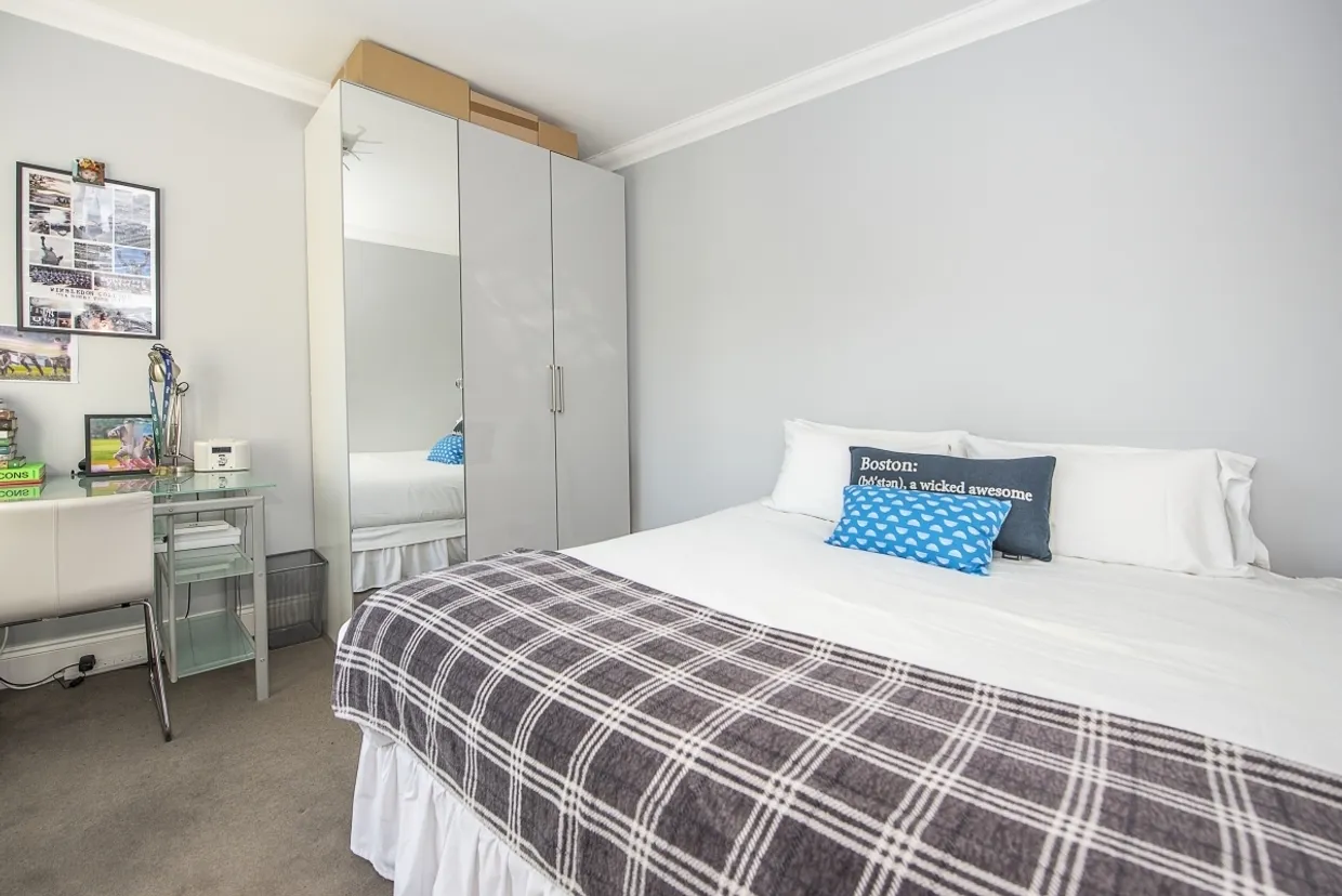 The Crescent London SW19 photo 11