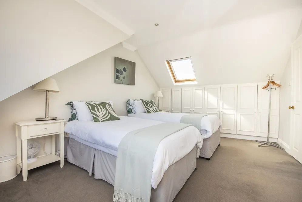 The Crescent London SW19 photo 14