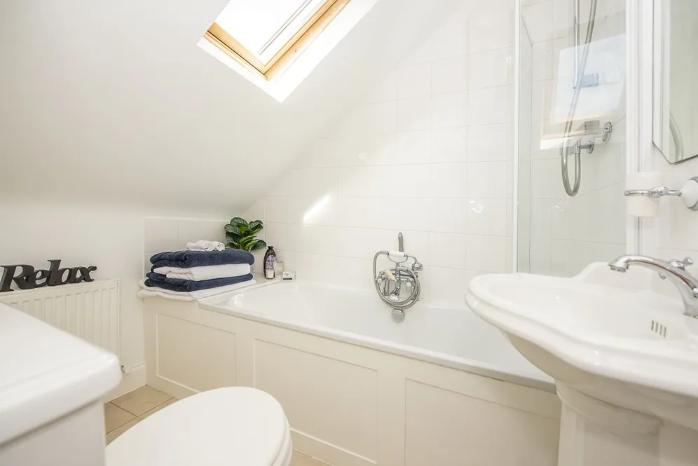 The Crescent London SW19 photo 15