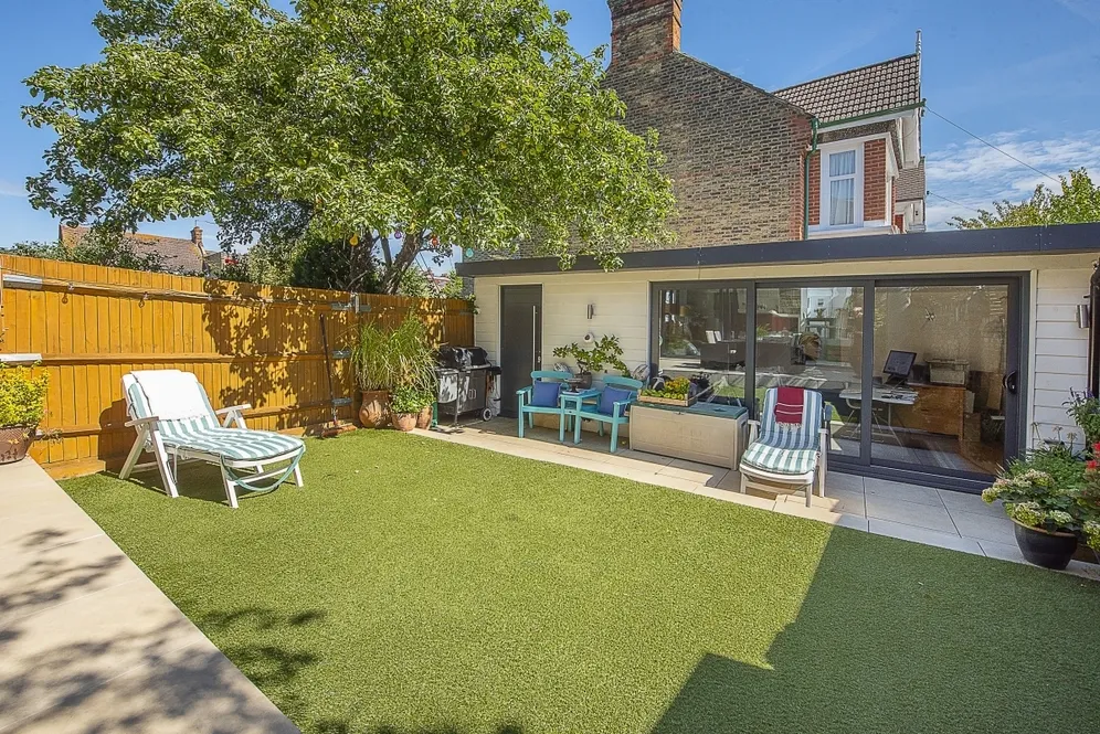 The Crescent London SW19 photo 16