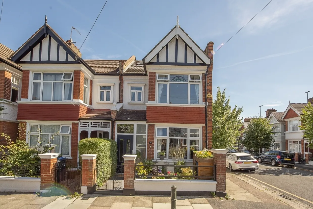 The Crescent London SW19 photo 18