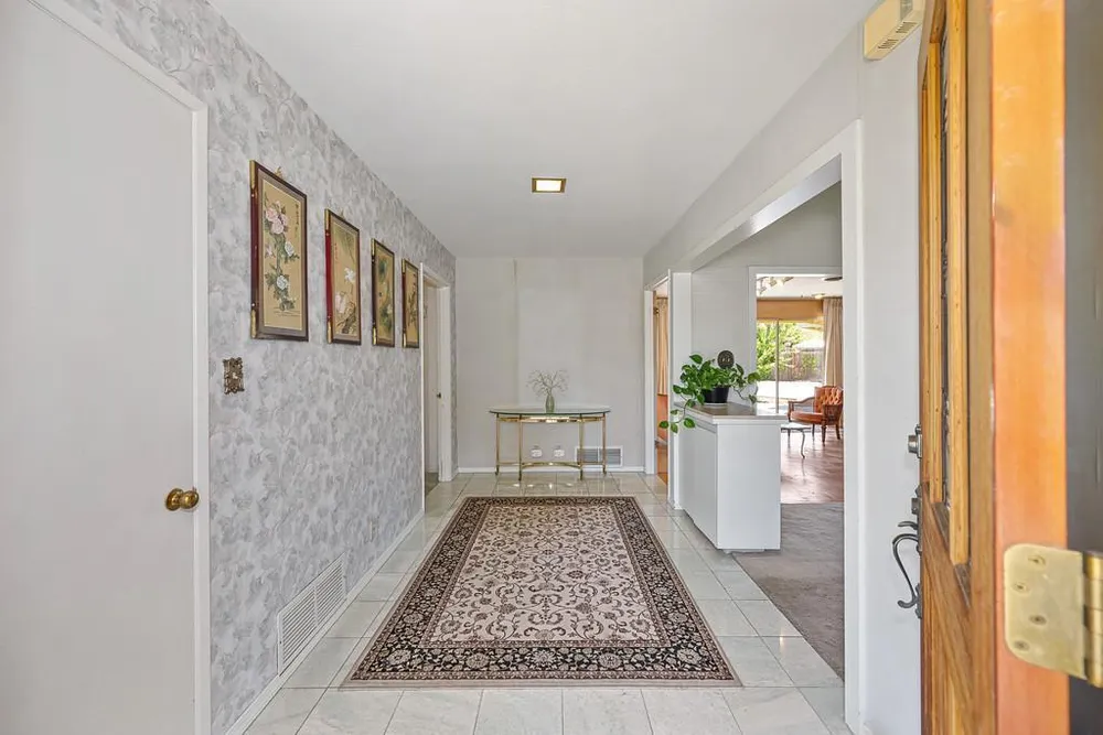 2800 Ashbourne Dr, Sacramento, CA 95821