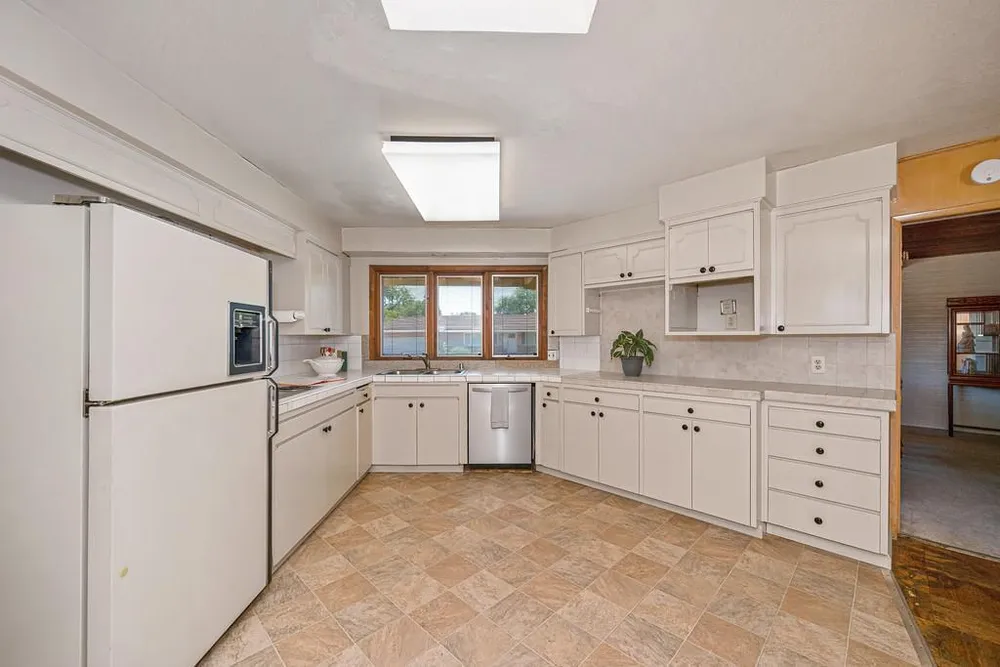 2800 Ashbourne Dr, Sacramento, CA 95821