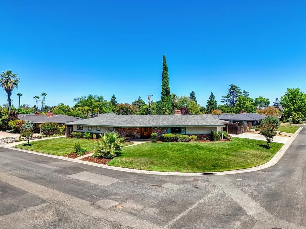 2800 Ashbourne Dr, Sacramento, CA 95821