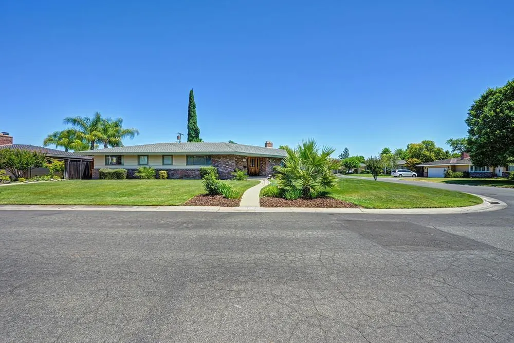 2800 Ashbourne Dr, Sacramento, CA 95821