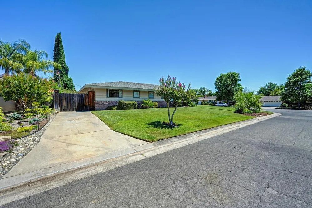 2800 Ashbourne Dr, Sacramento, CA 95821