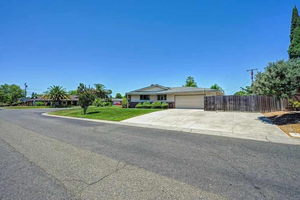 2800 Ashbourne Dr, Sacramento, CA 95821