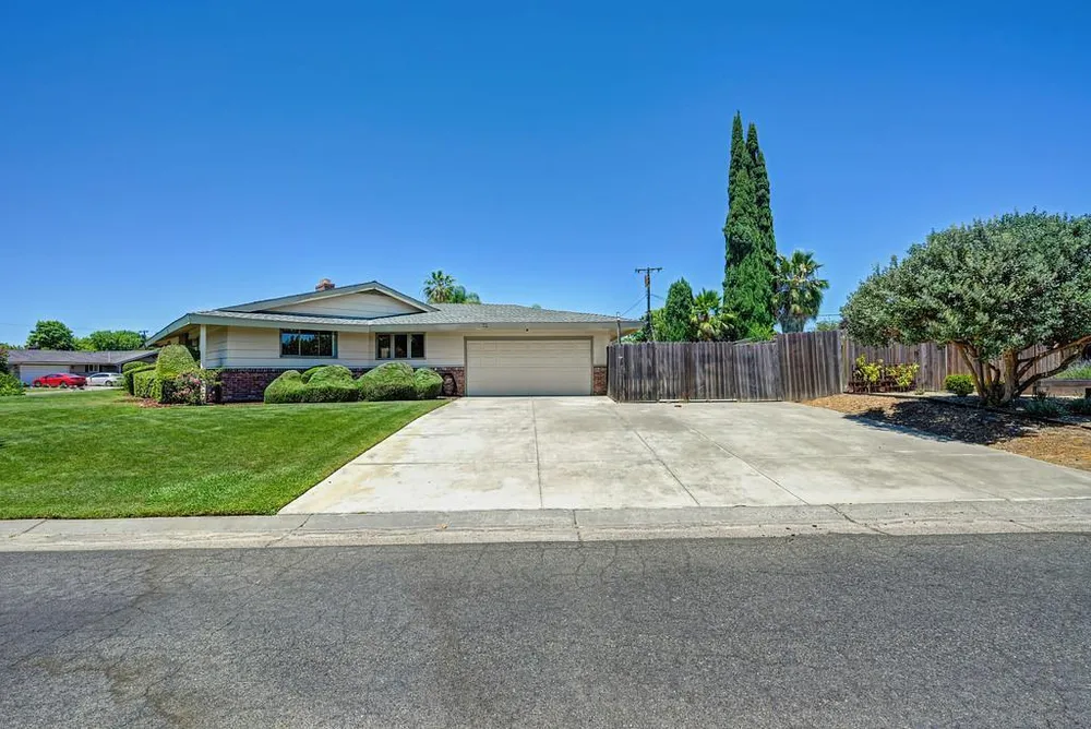 2800 Ashbourne Dr, Sacramento, CA 95821