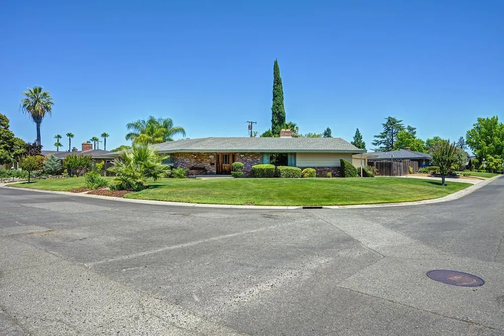 2800 Ashbourne Dr, Sacramento, CA 95821