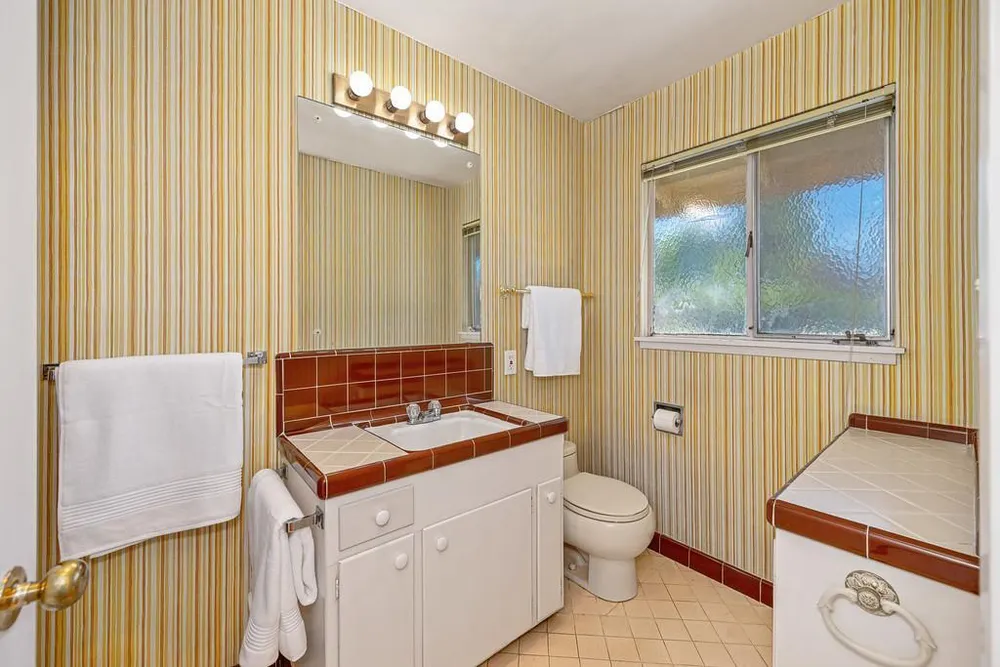 2800 Ashbourne Dr, Sacramento, CA 95821