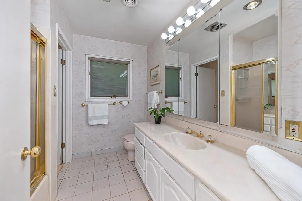 2800 Ashbourne Dr, Sacramento, CA 95821