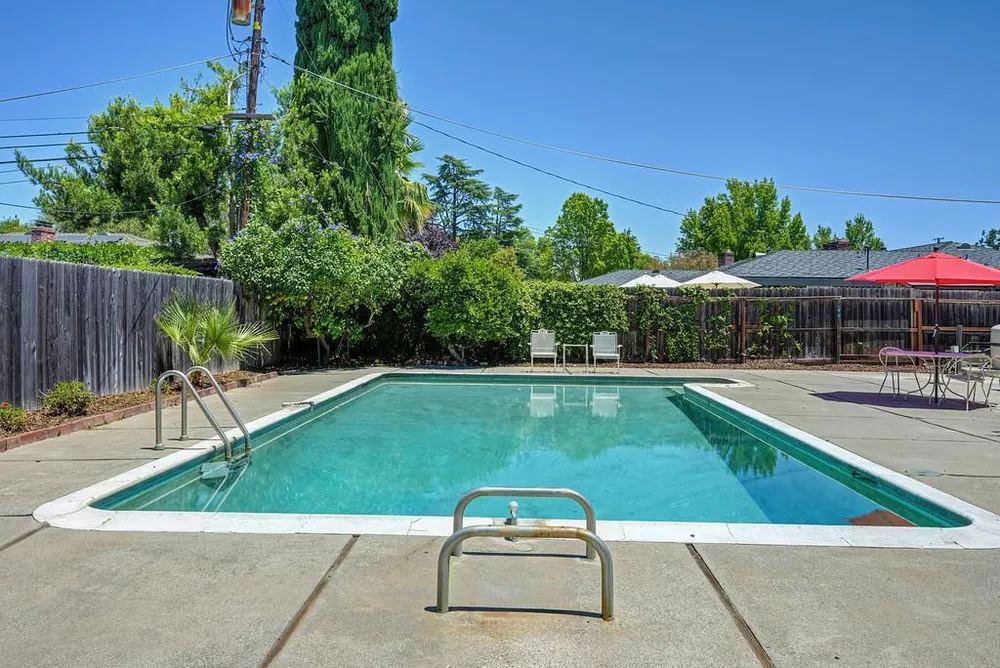 2800 Ashbourne Dr, Sacramento, CA 95821