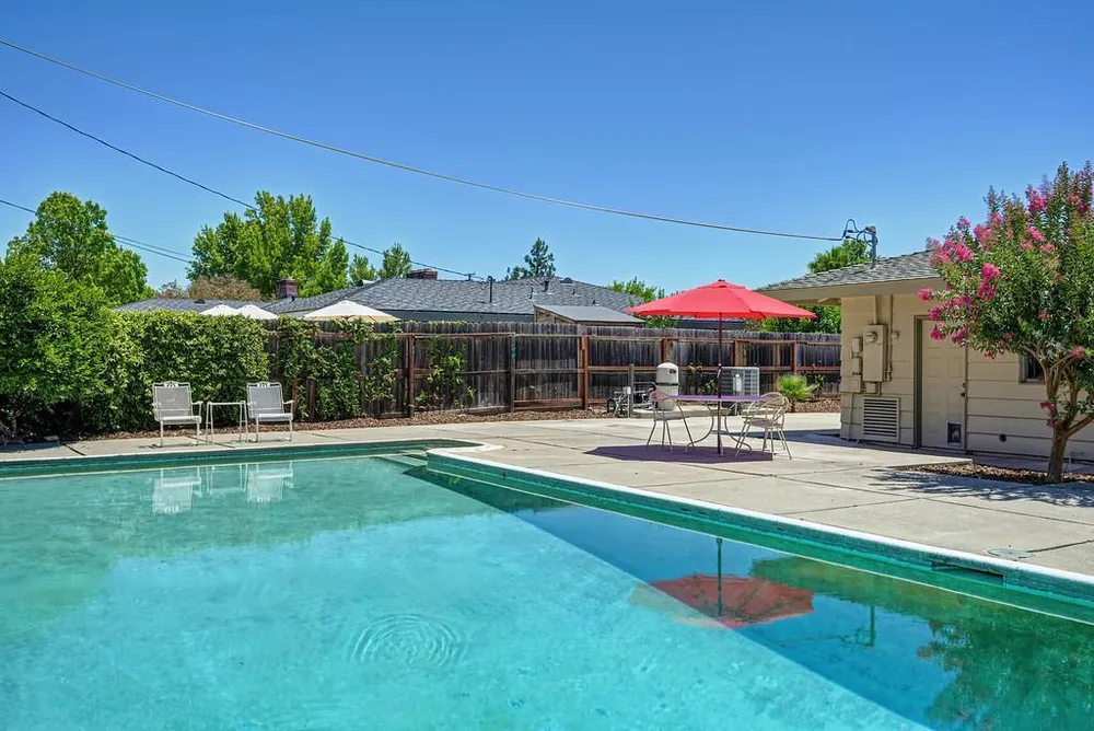 2800 Ashbourne Dr, Sacramento, CA 95821