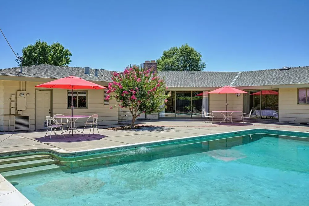 2800 Ashbourne Dr, Sacramento, CA 95821