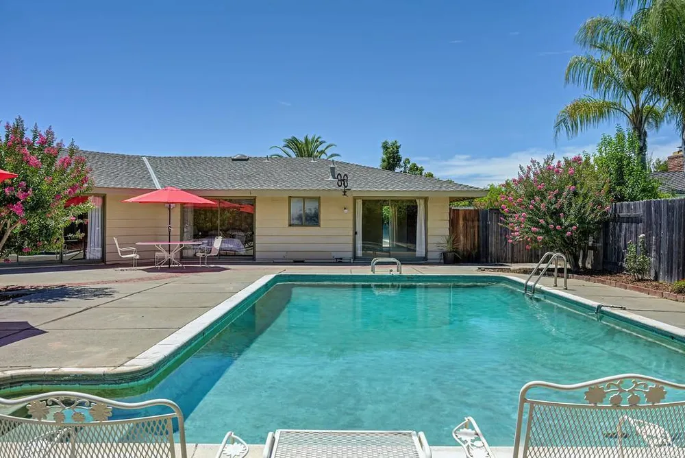 2800 Ashbourne Dr, Sacramento, CA 95821