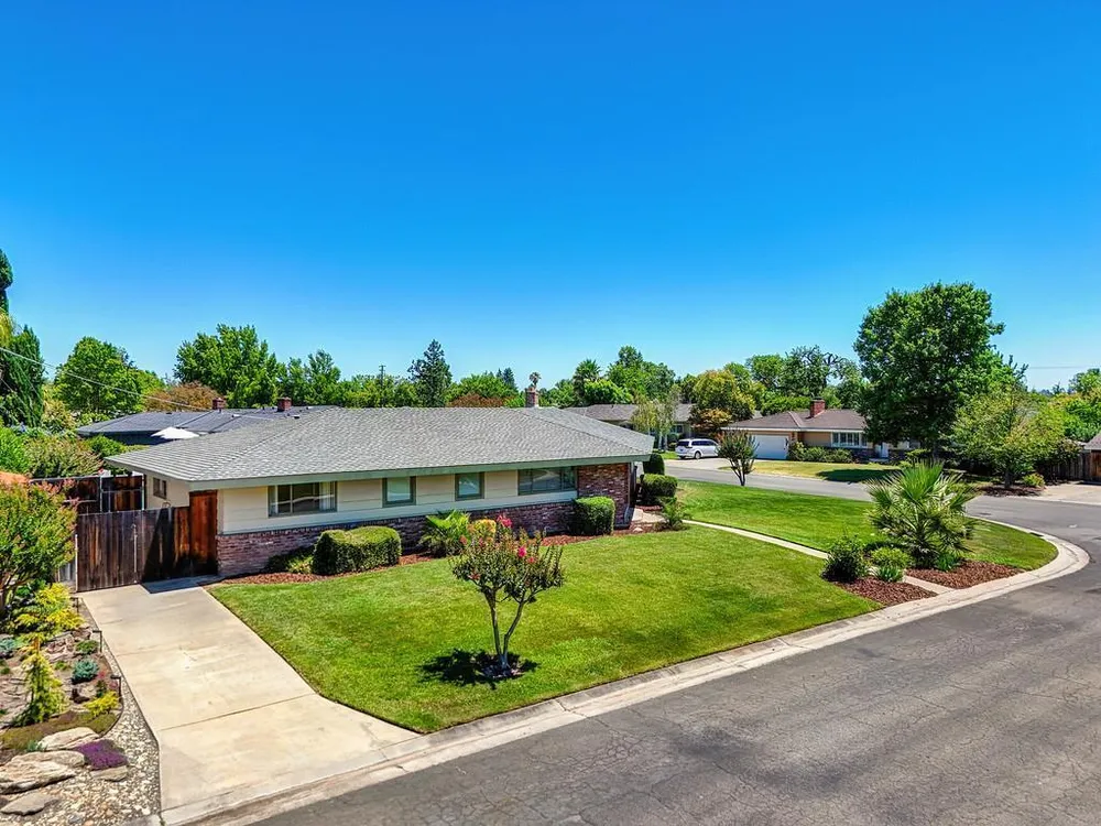 2800 Ashbourne Dr, Sacramento, CA 95821