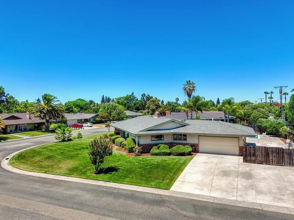 2800 Ashbourne Dr, Sacramento, CA 95821