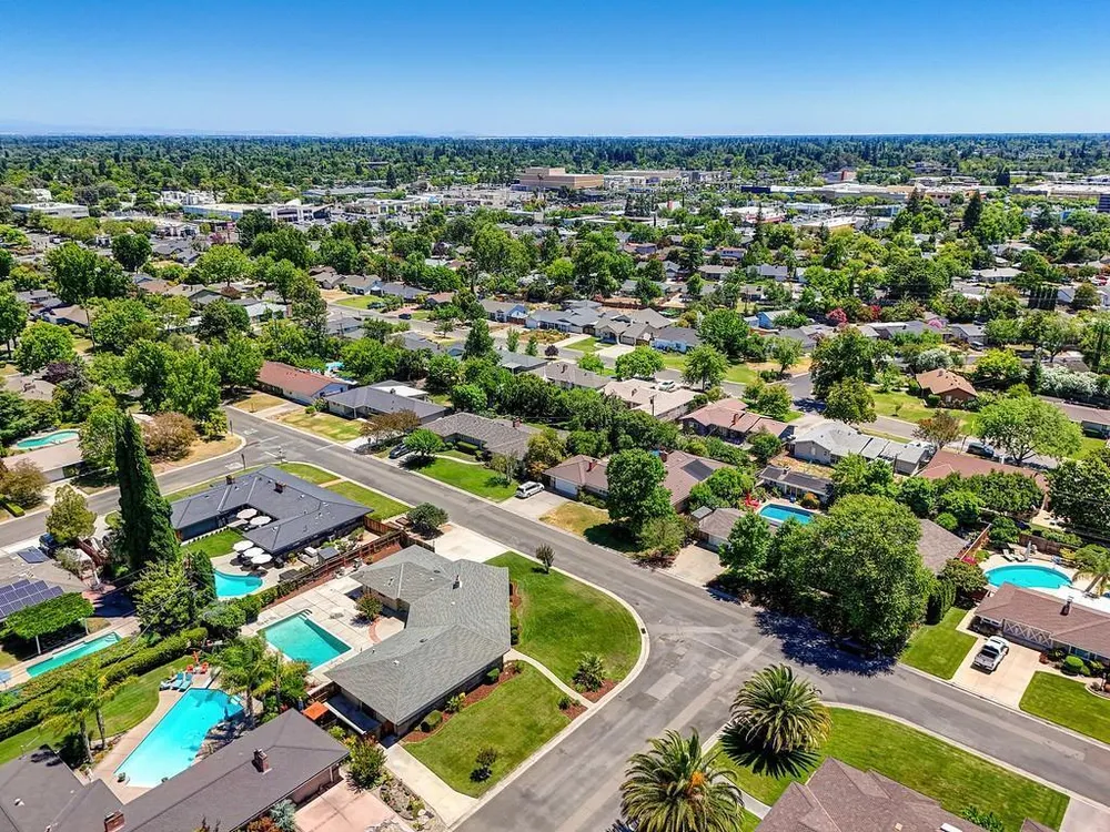 2800 Ashbourne Dr, Sacramento, CA 95821