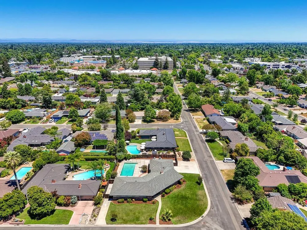 2800 Ashbourne Dr, Sacramento, CA 95821