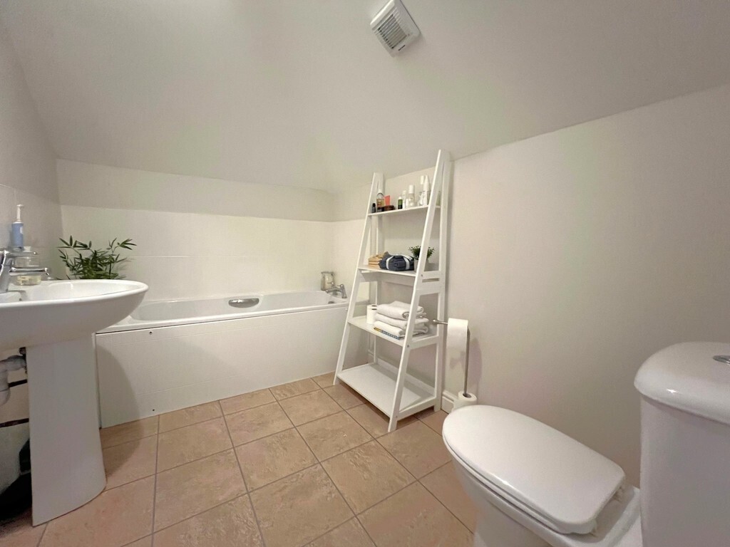 Walton, Brampton Image 15