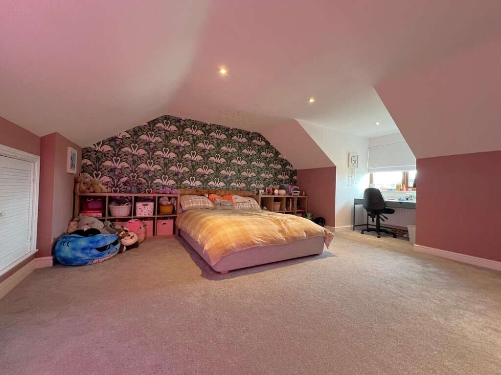 Walton, Brampton Image 16