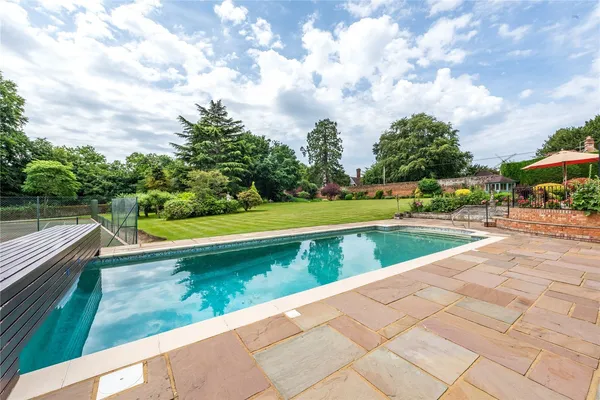 Dungates Lane, Buckland, RH3 photo 6