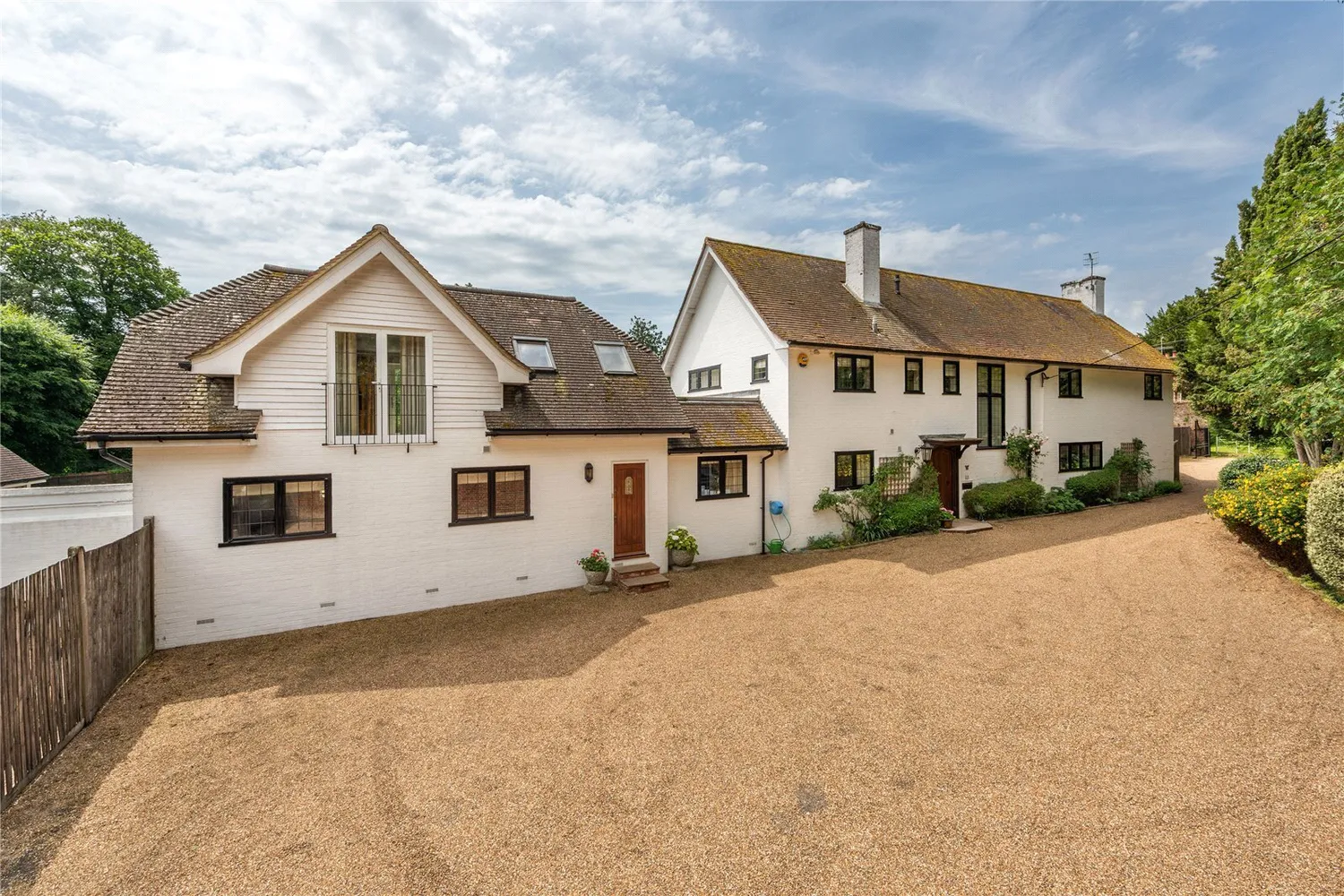 Dungates Lane, Buckland, RH3 photo 8
