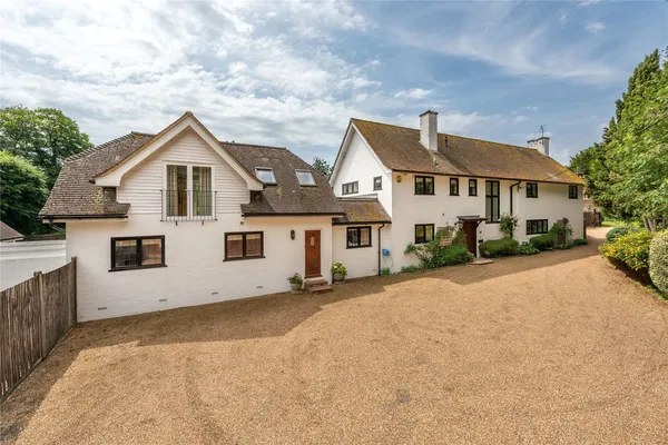 Dungates Lane, Buckland, RH3 photo 8