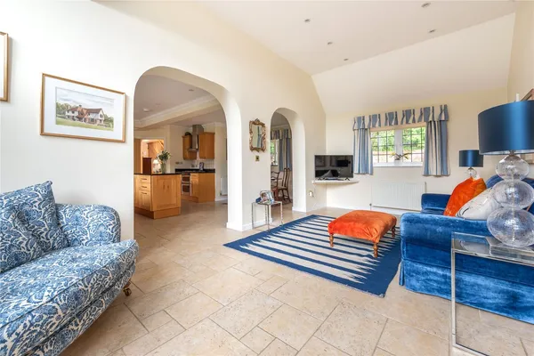 Dungates Lane, Buckland, RH3 photo 12