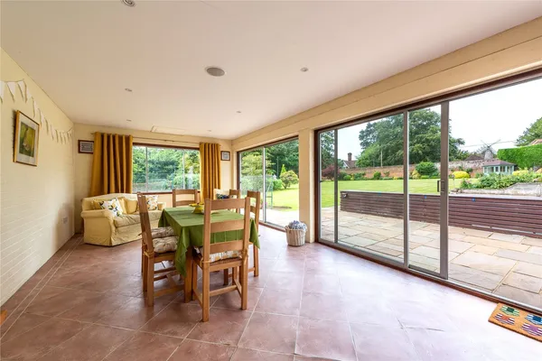Dungates Lane, Buckland, RH3 photo 25