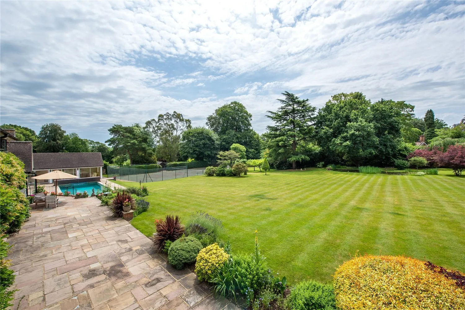 Dungates Lane, Buckland, RH3 photo 26
