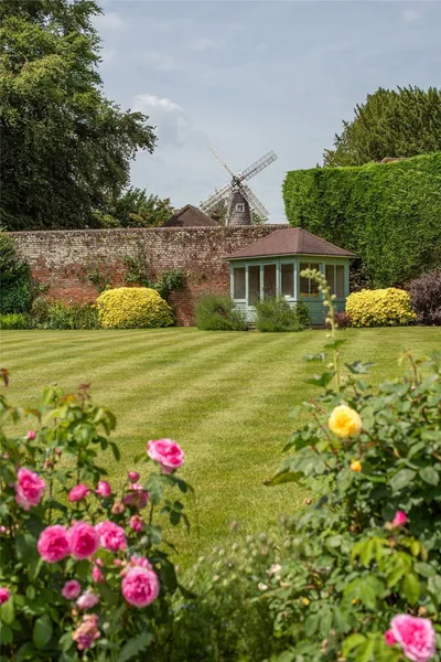 Dungates Lane, Buckland, RH3 photo 37