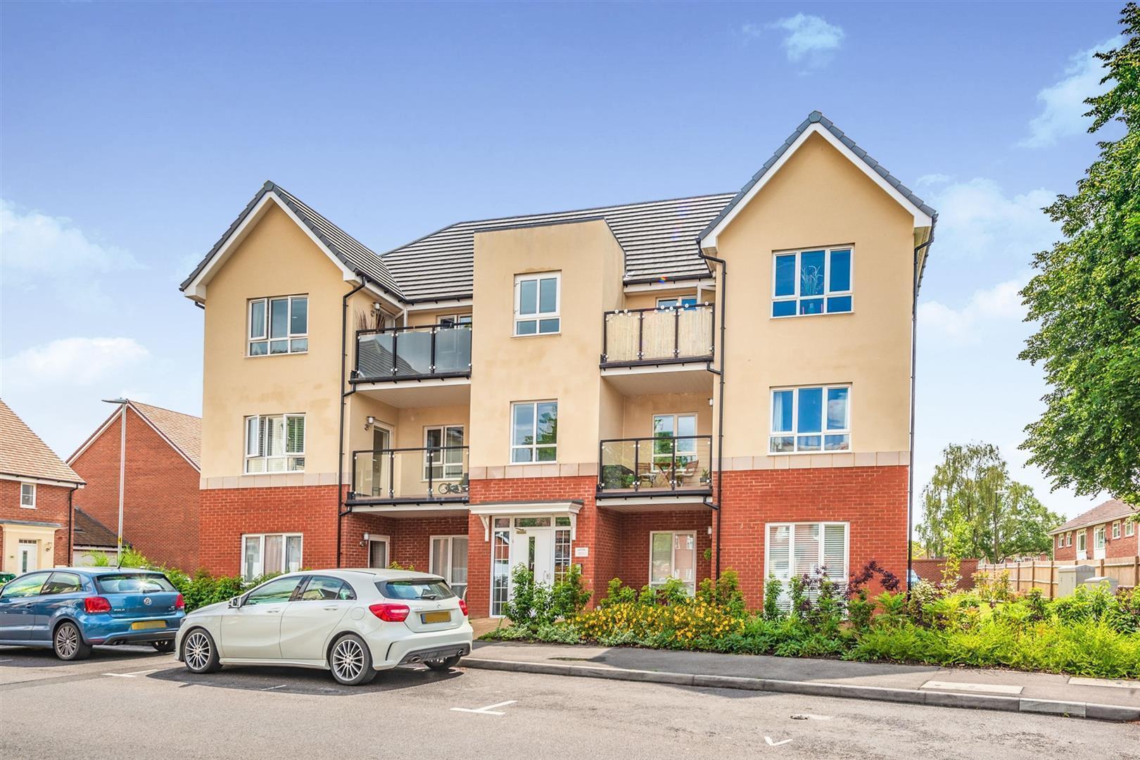 Bedivere Road, Crawley Image 1